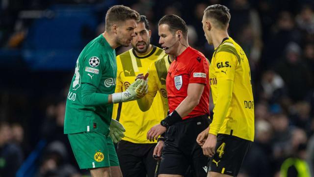 篮球比分-10连胜止于“丑闻”，多特葬送好局怪裁判更要怪自己